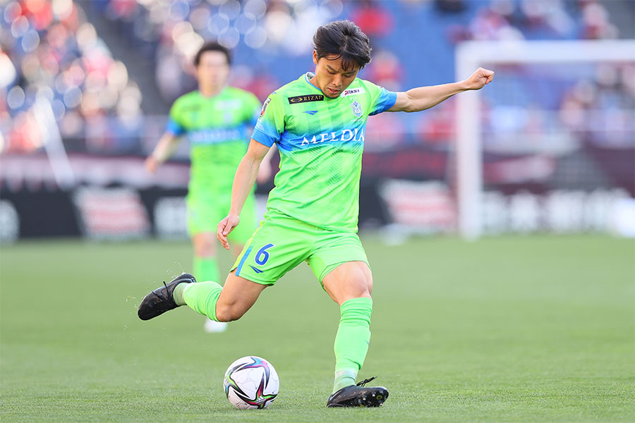 かつて湘南などでプレーをした岡本拓也【写真：アフロスポーツ】