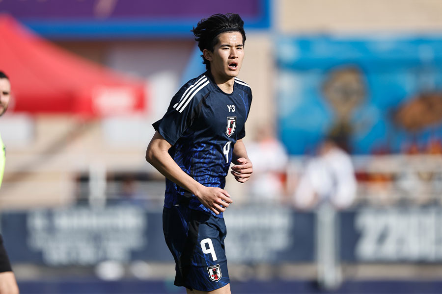 後藤啓介が直接フリーキックを決めてみせた【写真：ムツ・カワモリ/アフロ】