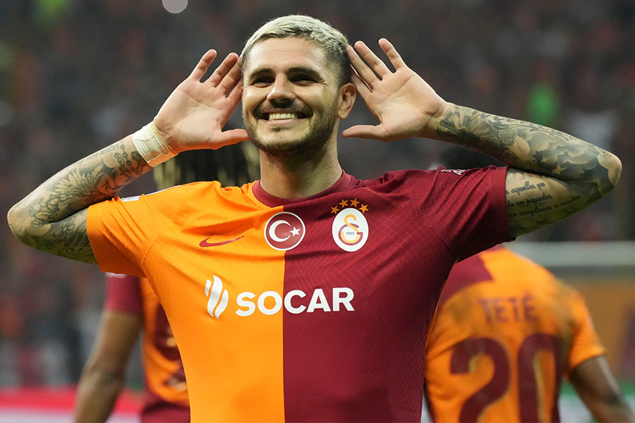 ガラタサライでプレーするマウロ・イカルディ【写真：Getty Images】