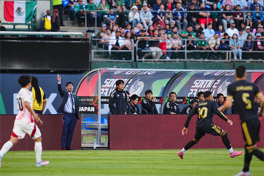 日本がメキシコとオークランド・コロシアムで対戦【写真:荒川祐史】