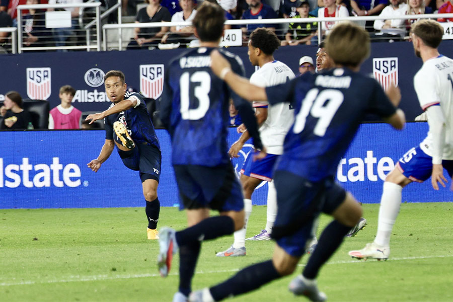 日本代表はアメリカ代表に0-2で敗れた【写真:産経新聞社】