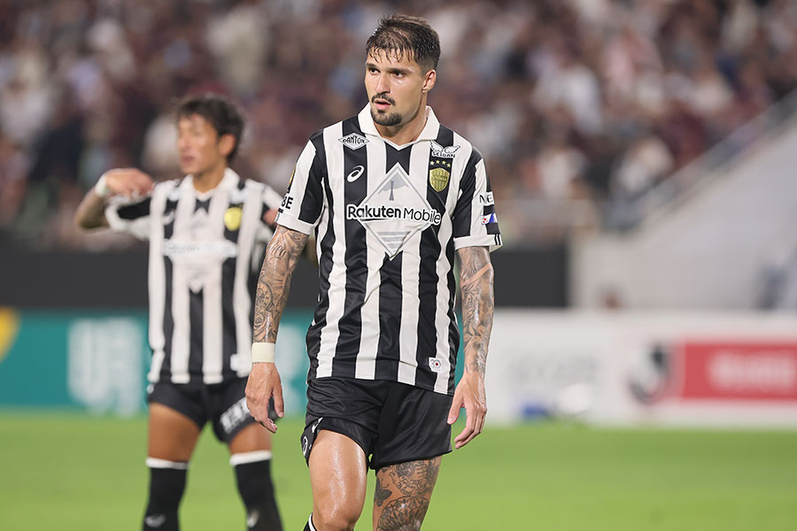 横浜FC戦で一発退場となっていたマテウス・トゥーレル【写真：柳瀬心祐】