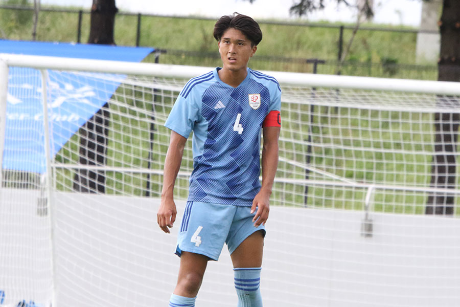 細井響がJ1デビュー戦で即アシスト【写真：安藤隆人】