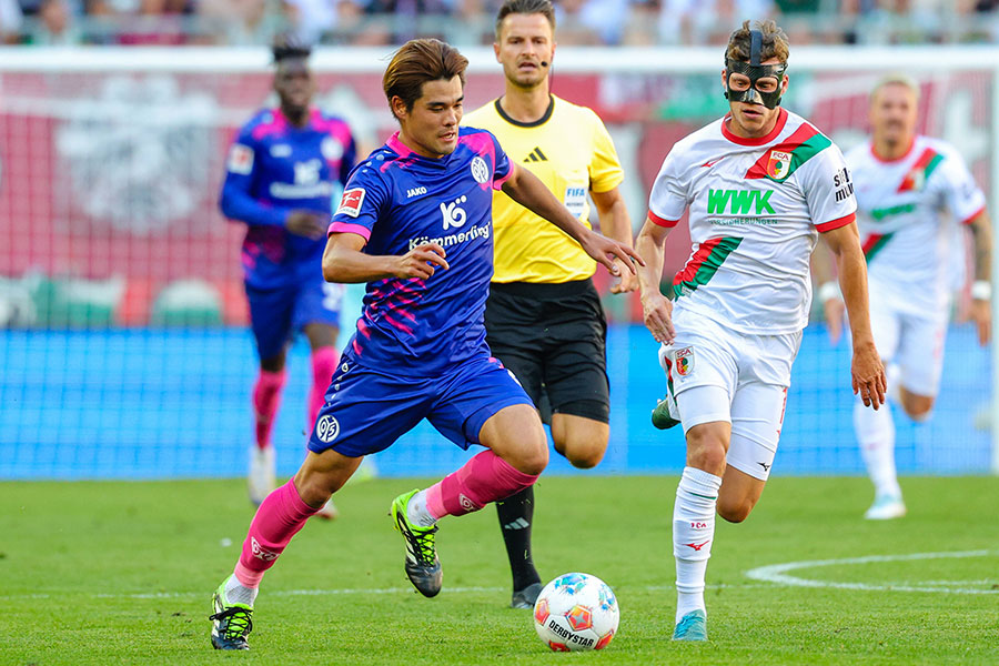 初ゴールを決めた佐野海舟【写真：アフロ】