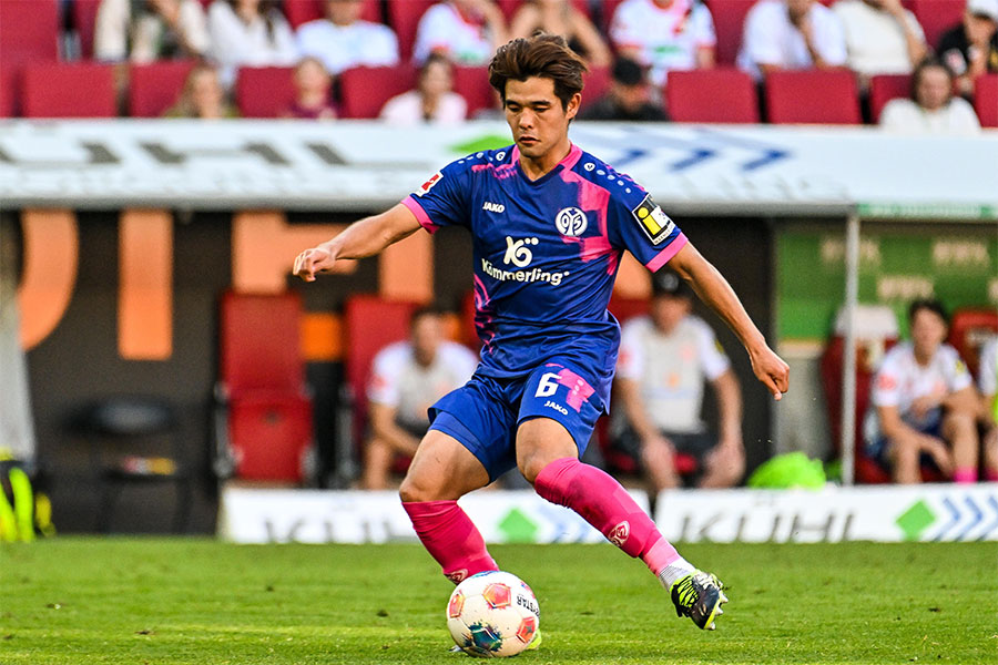 マインツに所属する佐野海舟【写真：picture alliance/アフロ】