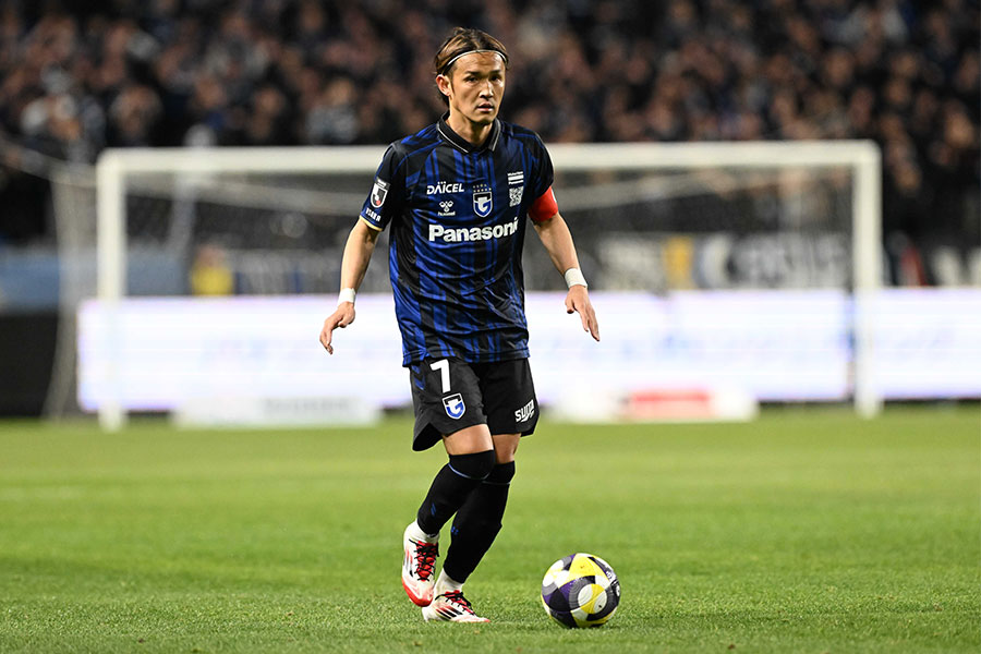 宇佐美貴史が直接FKを決めた【写真：徳原隆元】