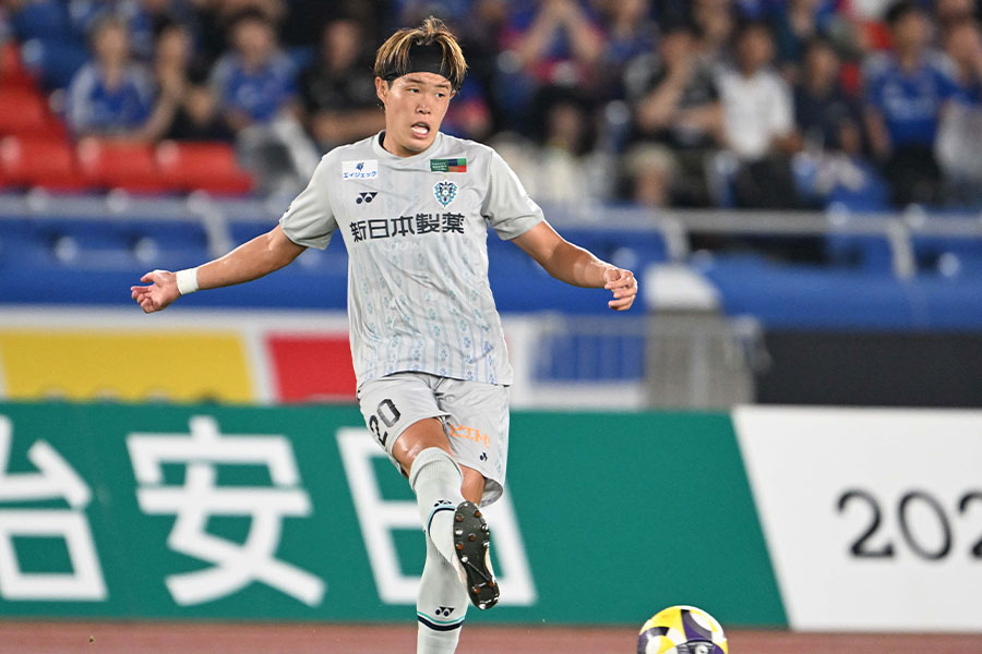 FC東京戦にスタメン出場した安藤智哉【写真：徳原隆元】