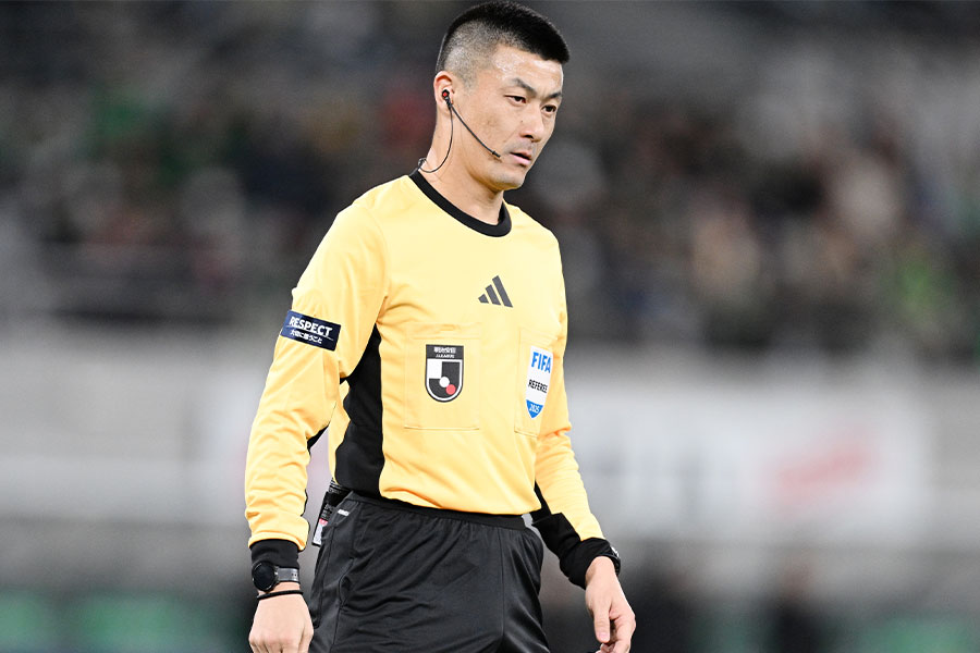 中国人審判員のフー・ミン氏【写真：松尾/アフロスポーツ】