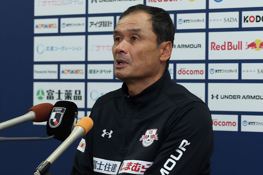 長澤徹監督の解任が発表された【写真：加治屋友輝】