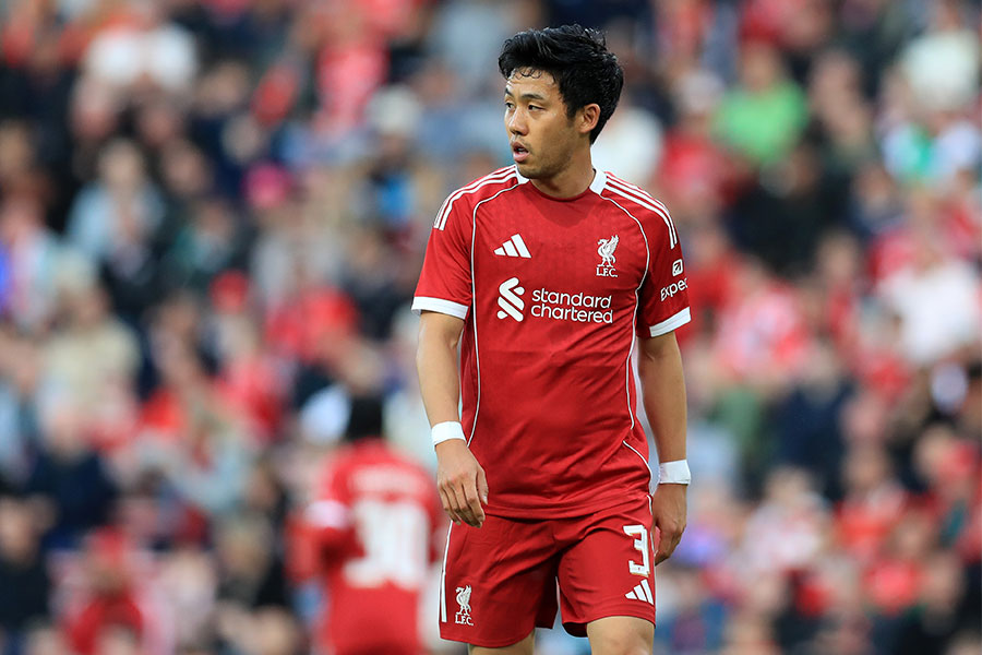 リバプールの遠藤航にCB起用が浮上【写真：アフロ】