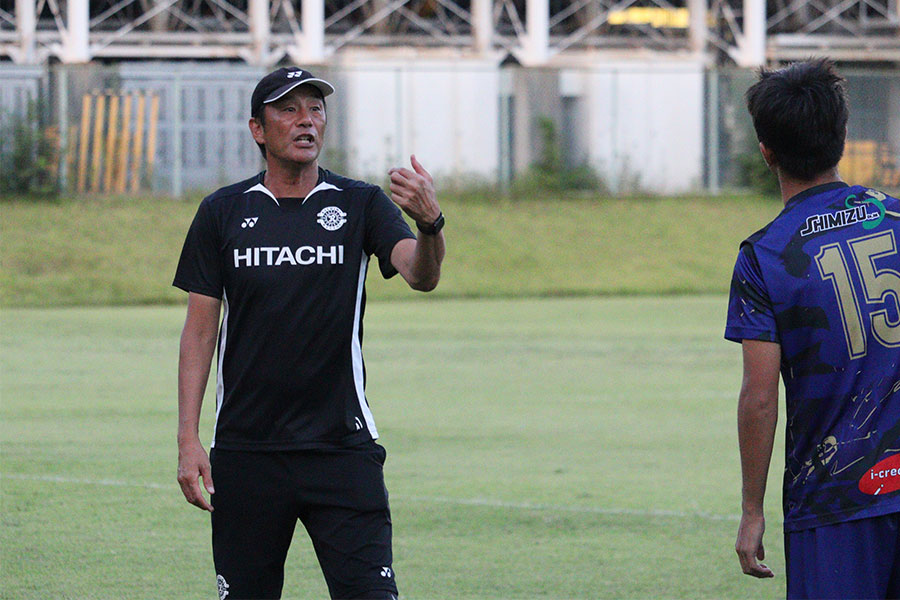 日体大柏高校の根引謙介監督【写真：小室功】