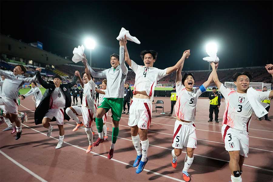 U-20W杯で決勝トーナメント進出を決めた日本代表【写真:AP/アフロ】
