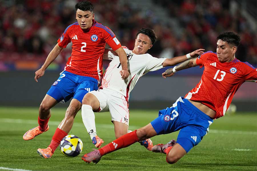 日本に敗れたチリに予選敗退の可能性【写真：AP/アフロ】