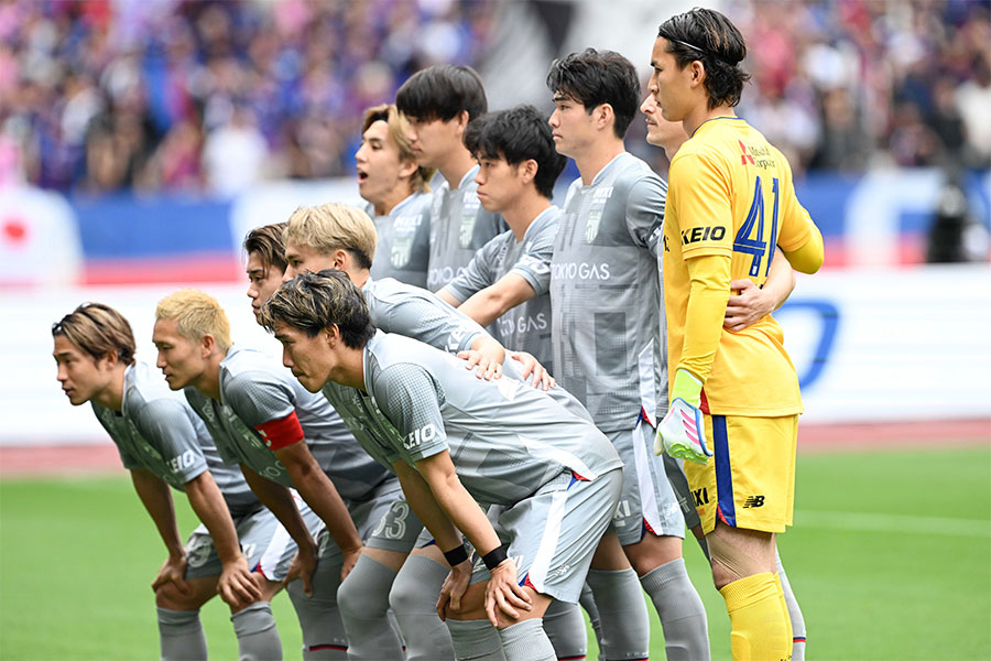 FC東京がグレーの限定ユニフォームを着用【写真:徳原隆元】