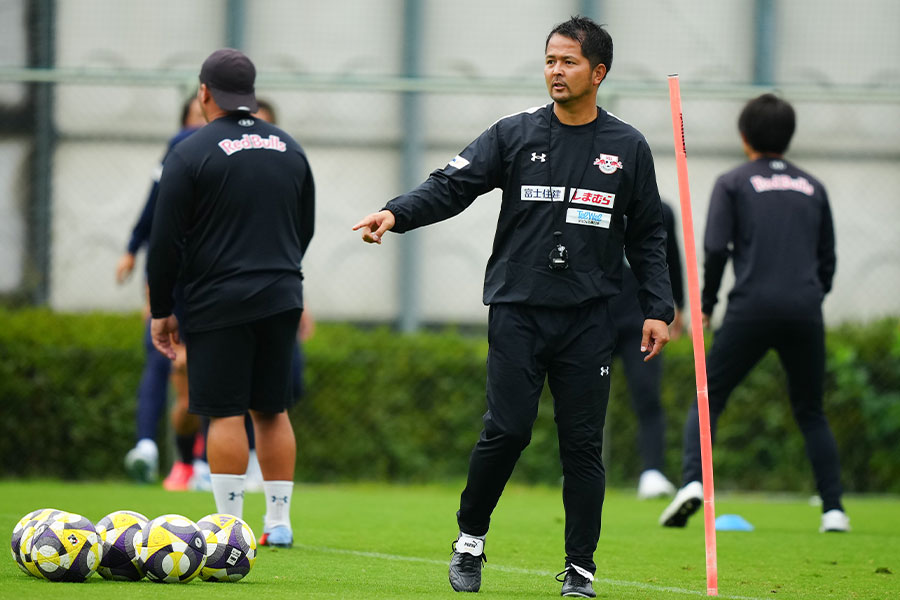 大宮・宮沢悠生監督【写真：(C) 2024 RB OMIYA Inc.】