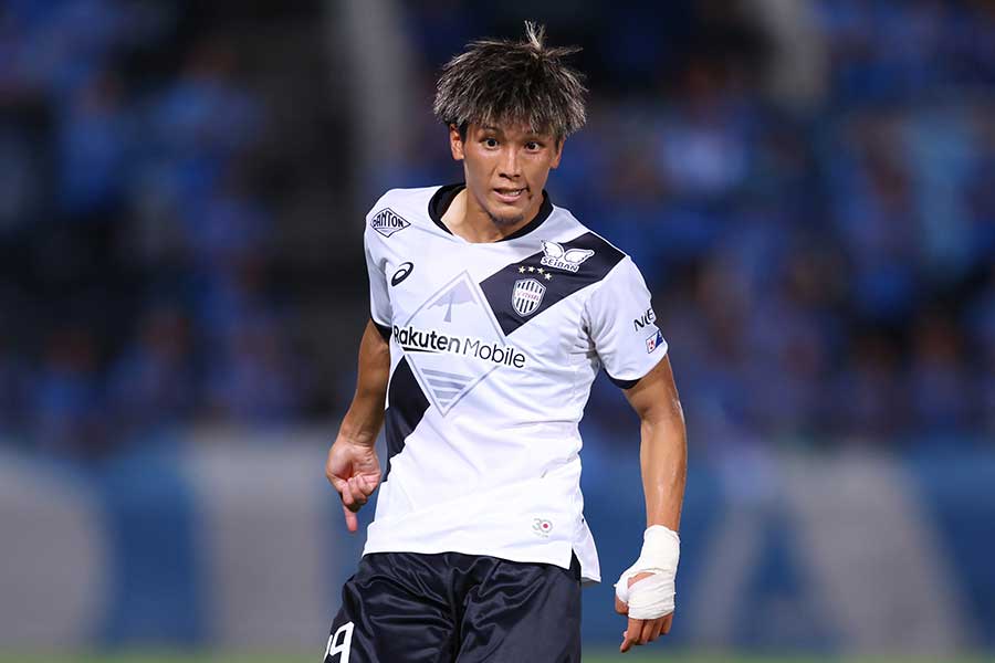 神戸の小松蓮【写真：YUTAKA/アフロスポーツ】