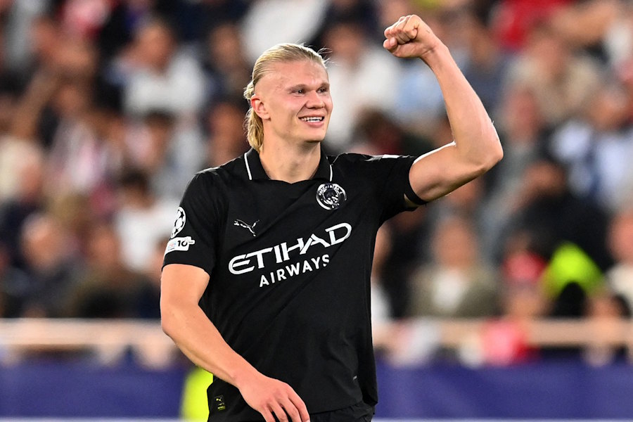 マンCでプレーするハーランド【写真:ロイター】