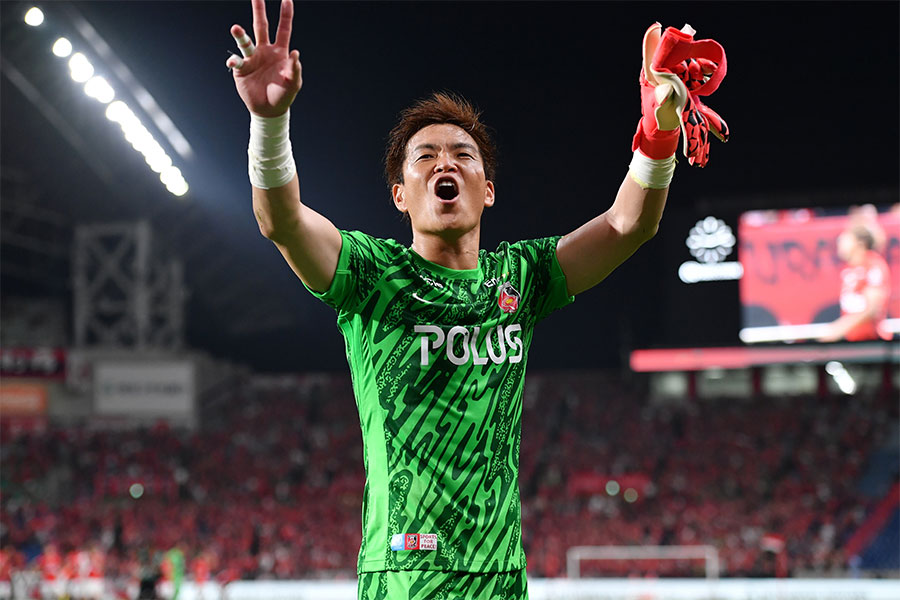 浦和西川周作が完璧PKストップ【写真:アフロ】