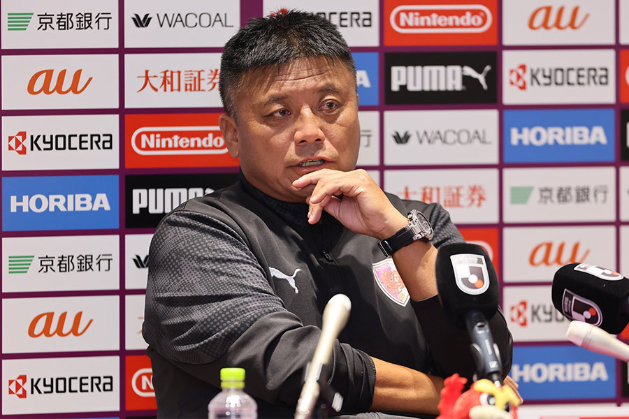 京都の曹貴裁監督が判定について言及した【写真：柳瀬心祐】