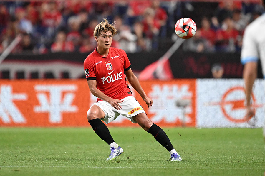 浦和の根本健太が衝撃デビュー【写真:徳原隆元】