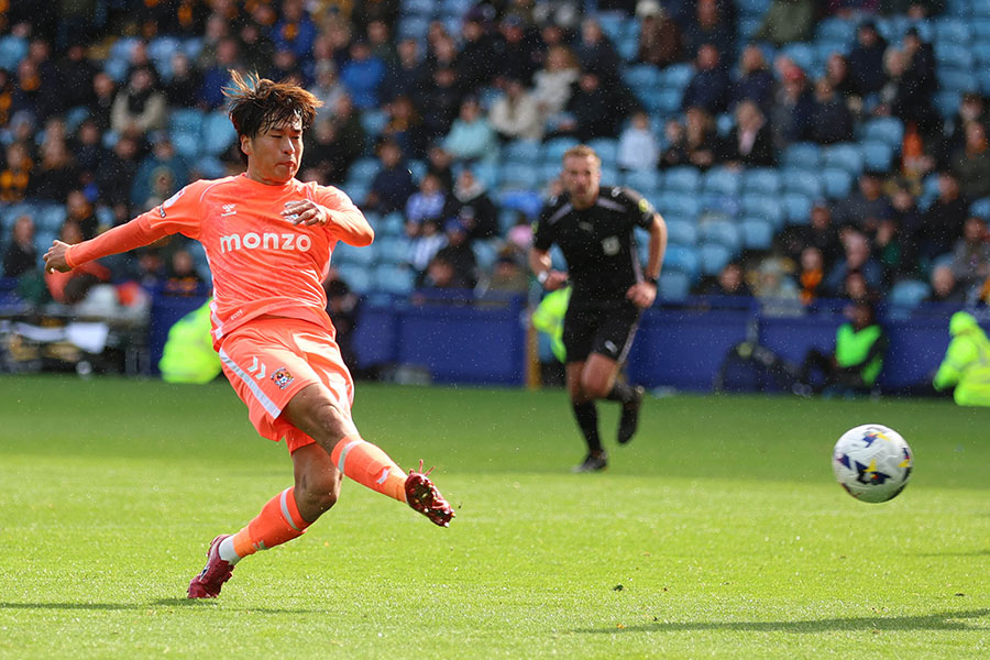 コベントリー・シティの坂元達裕【写真：PA Images/アフロ】