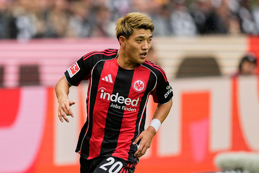 フランクフルトの堂安律【写真：AP/アフロ】