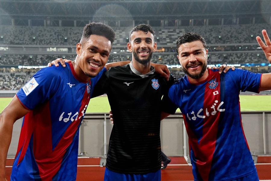 ブラジル人トリオの3ショット【写真：徳原隆元】