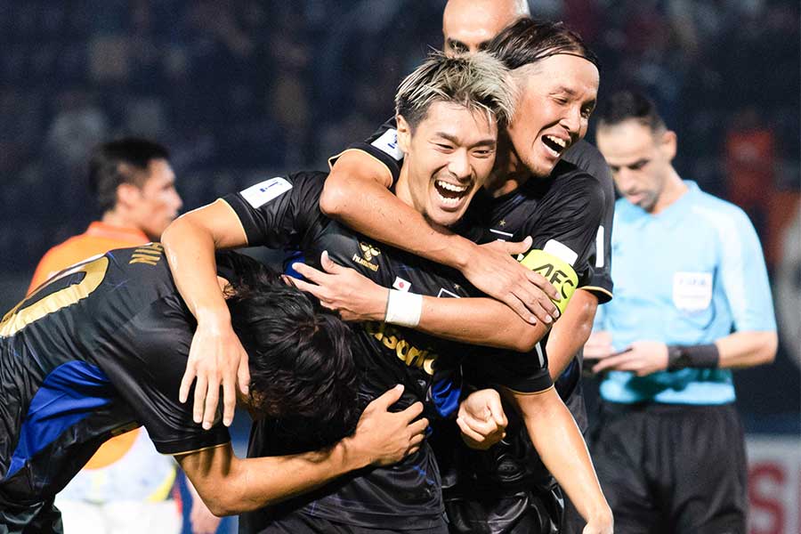 約2年ぶりの公式戦ゴールを決めた食野亮太郎【写真：ZUMA Press/アフロ】