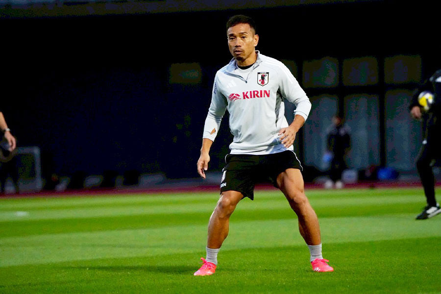 長友佑都が遠藤航の不在について話した【写真：増田美咲】