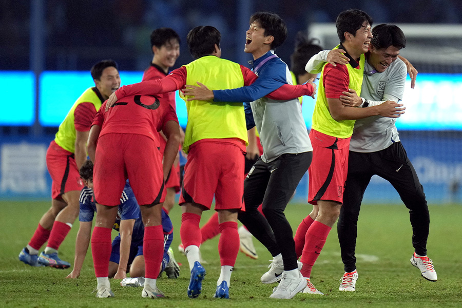 韓国代表が逆転勝利で金メダルを獲得【写真：ロイター】