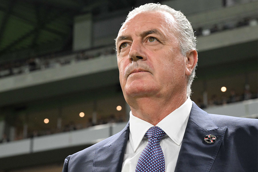 パラグアイ代表のグスタボ・アルファロ監督【写真：徳原隆元】