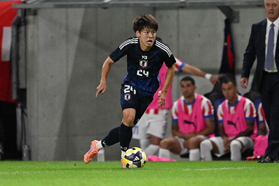 左サイドからゴールに迫った斉藤光毅【写真：徳原隆元】