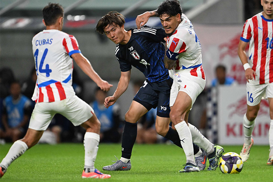 11試合目で二桁ゴールに乗せた小川航基【写真:徳原隆元】