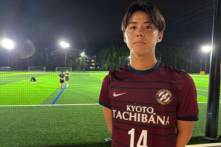 京都橘高校の2年生MF中野斗馬【写真：安藤隆人】