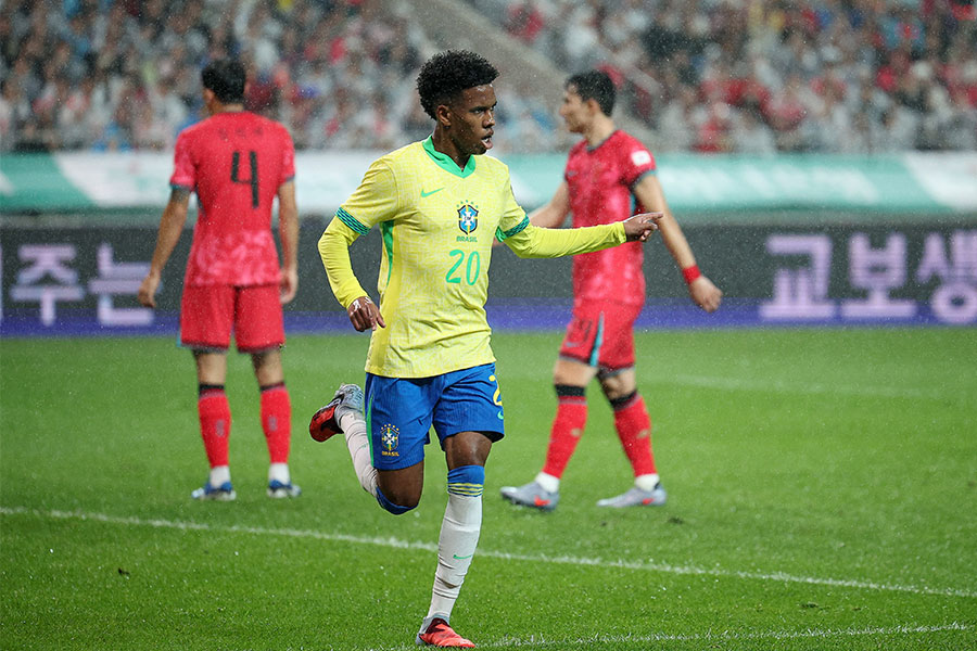 韓国戦で18歳のエステバンが2ゴール【写真：ロイター】