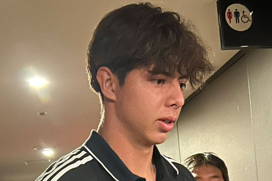 取材に応じたピサノアレクサンドレ幸冬堀尾【写真：FOOTBALL ZONE編集部 】