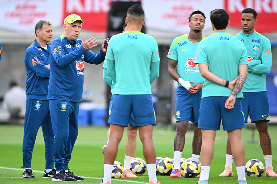 味の素スタジアムで前日練習を行ったブラジル代表【写真:徳原隆元】