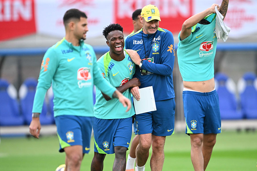 ヴィニシウス・ジュニオールがスタメンに抜擢!【写真:徳原隆元】