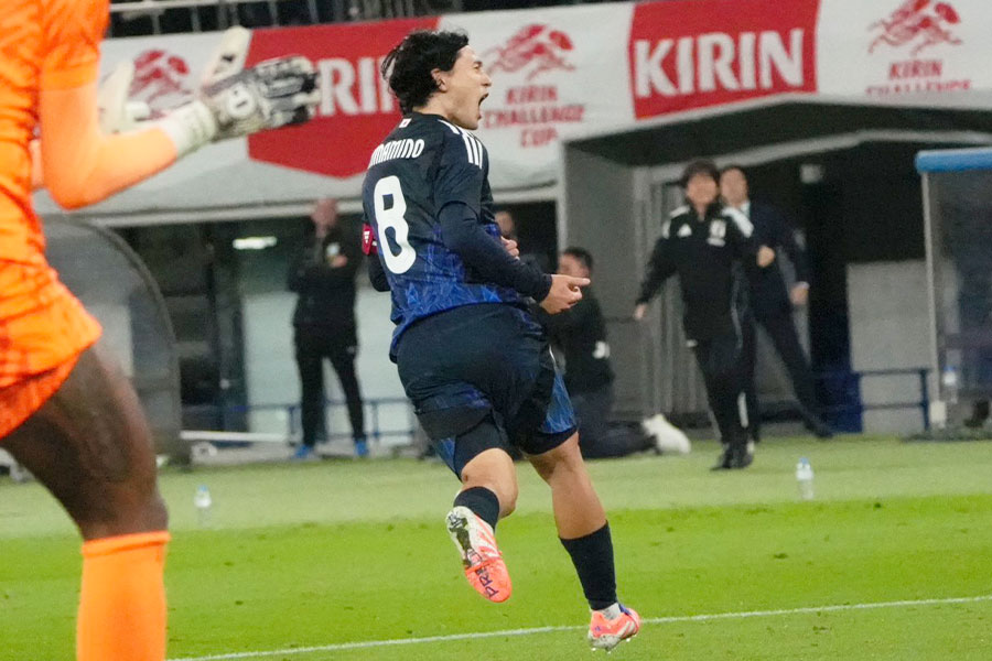 反撃の狼煙となる1点目を決めた南野拓実【写真：増田美咲】