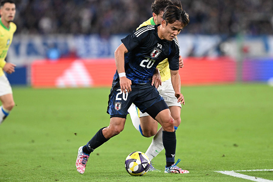 シャドーでスタメン出場した久保建英【写真：徳原隆元】