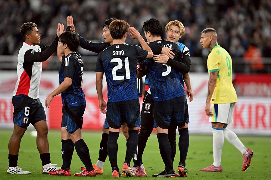 ブラジル相手に初勝利を挙げた日本代表【写真:徳原隆元】
