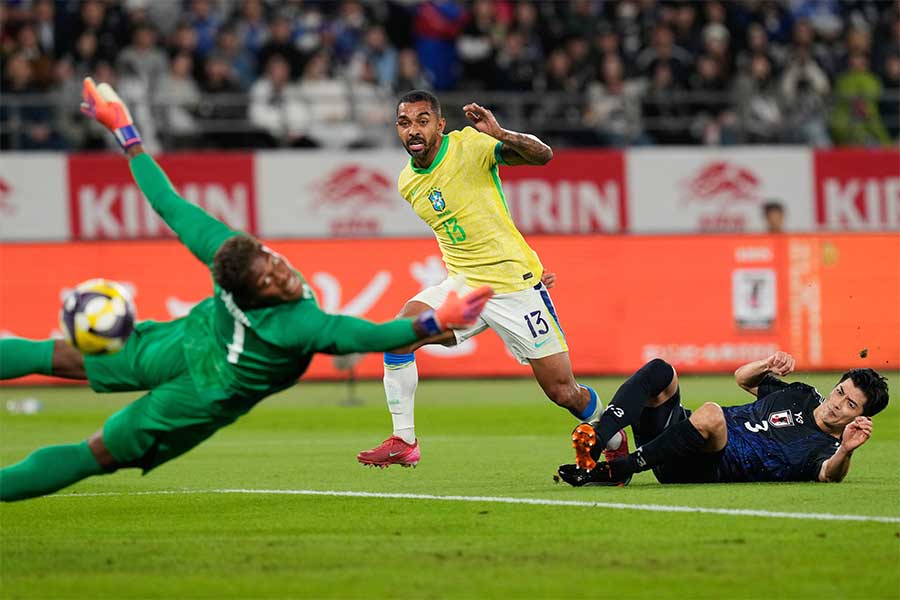 ブラジル戦失点シーンからWBの人選を紐解く【写真:AP/アフロ】