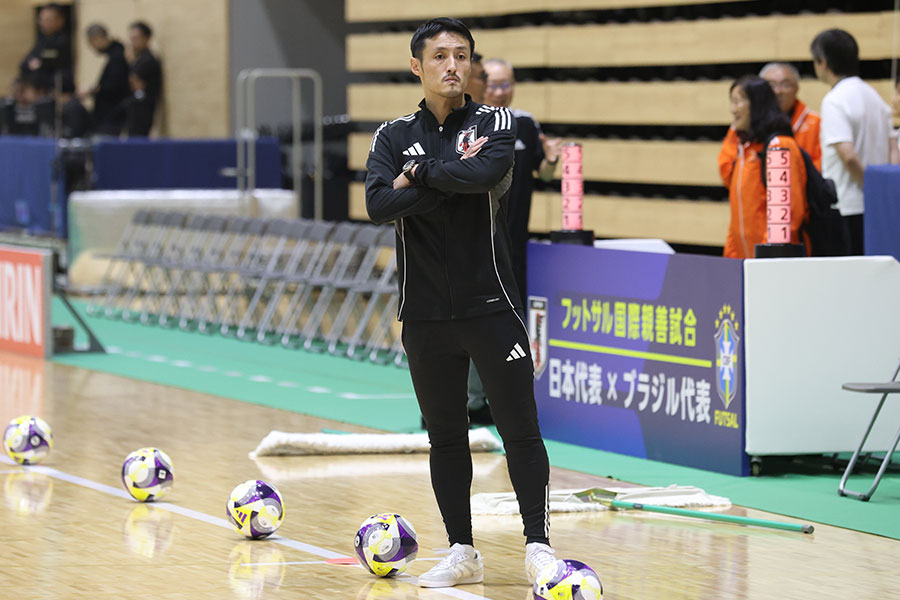 フットサル日本代表の高橋健介監督【写真:河合拓】