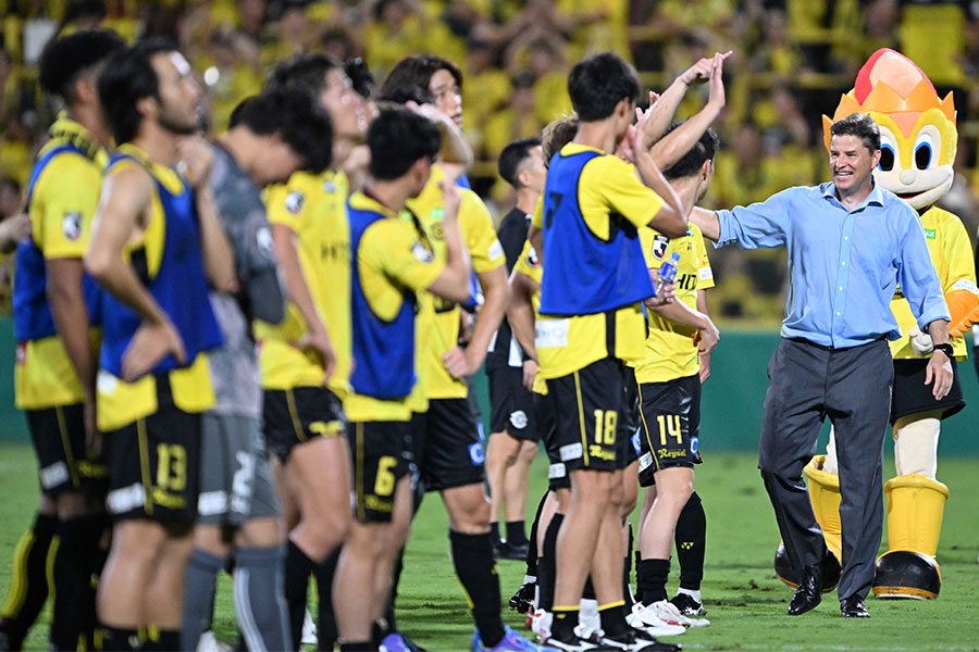 今季J1リーグでパス数が最多の柏レイソル【写真：徳原隆元】