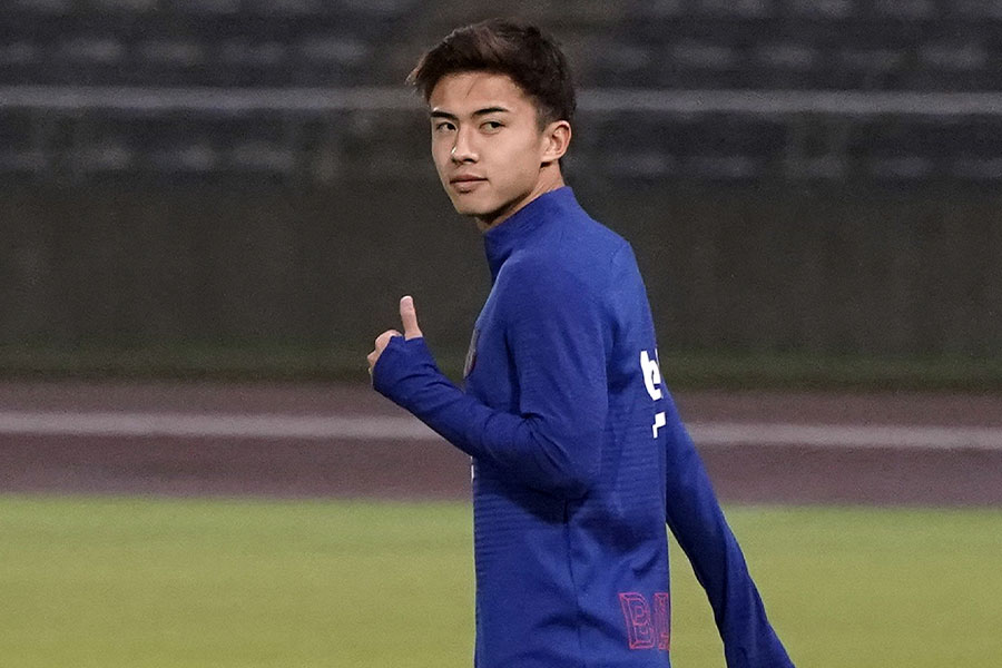 安部裕葵が横浜FM戦の後半から途中出場【写真：産経新聞社】