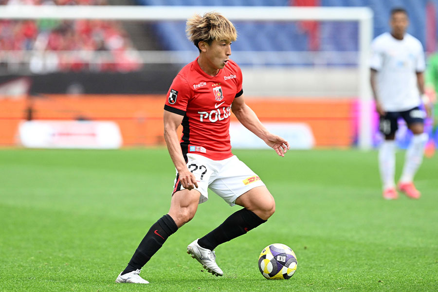 金子拓郎が試合終盤で一発退場に【写真：徳原隆元】