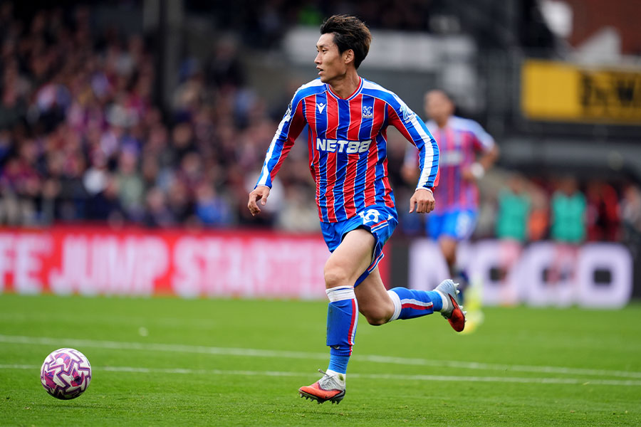 ボーンマス戦にフル出場した鎌田大地【写真：PA Images/アフロ】