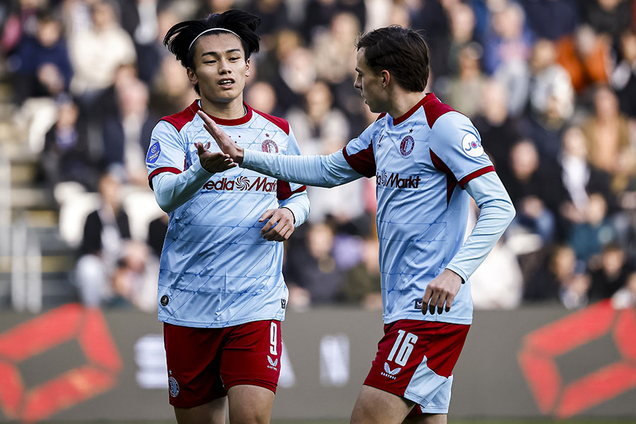 上田綺世がヘラクレス戦でハットトリック【写真：ANP Photo/アフロ】