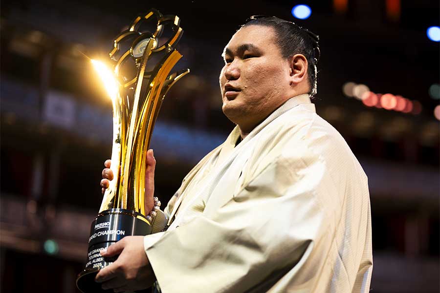 チェルシー本拠地を訪問した豊昇龍【写真:PA Images/アフロ】