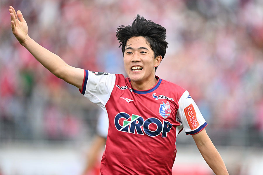 C大阪戦でゴールを決めた佐藤龍之介【写真:徳原隆元】